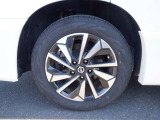 16インチアルミホイール!!格好良くてホイールがあなたの愛車をいっそう輝かせます☆