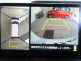 車両を上から見たような映像をディスプレイオーディオ画面に表示するパノラミックビューモニター