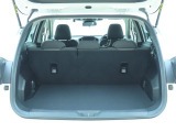 ■ラゲッジスペースです。日常的な荷物を積む際には十分なスペースです。ベビーカーもきっちり搭載できるので、家族でお出かけやピクニックを楽しんで下さい。