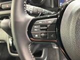 ステアリングにオーディオ操作スイッチが付いています。オーディオ画面に直接タッチしなくても操作が出来ますので、運転に集中できます。