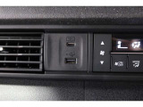 スマートフォンなどの音楽再生が可能なUSB接続ジャック装備車両です♪♪♪