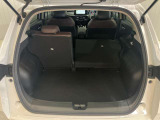 【ラゲッジルーム】後部座席を倒せば大きな荷物も積むことが出来ます!!