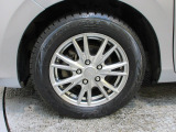 アルミホイール付きで足元もスタイリッシュに!