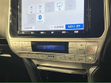 「AUTO」スイッチで車内の温度を一定に保ってくれるオートエアコン。快適装備の代名詞。もちろんマニュアル操作も可能ですよ。