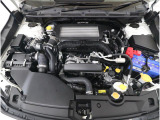 ■スバルと言えば水平対向エンジン。車体の低い位置に搭載されているので、万一の衝突時には、エンジンルームの下へ潜り込み、室内の乗員の被害軽減に貢献致します。