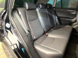 後部座席も気になるようなキズ・汚れやへたり等、大きなダメージはなく、良好な状態です。