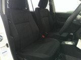 フロントシートも状態良好ですよ。大きな汚れもなく、安心です。座り心地もいいですよ。