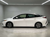 ご購入して頂いた車両は、ご納車前に、しっかり点検・整備してからの、ご納車になります。点検箇所は、エンジンオイル交換・ワイパーゴム・ブレーキ点検・調整・その他を確認の上、ご納車致します。
