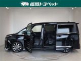 両側パワースライドドア付きだから、狭い駐車スペースなどでの 乗り降りラクラク!小さなお子さまのいるご家庭には嬉しい装備。