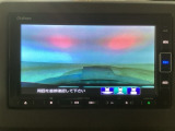 【バックカメラ】運転が苦手な方も車庫入れラクラクです!ギアをリバースに入れれば自動的に切り換わりますので、面倒な操作は不要です♪狭い駐車場もお車を傷つけず安心ですね!