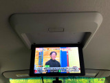 【フリップダウンモニター】大画面モニターで後席でもエンタメをお楽しみいただけます。小さなお子様にも大人気の装備です♪