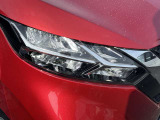 LEDヘッドランプを装備しておりますので、暗い道でも明るく照らしてくれるので安心して夜道やトンネルを運転できますよ!