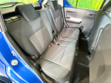 後部座席も気になるようなキズ・汚れやへたり等、大きなダメージはなく、良好な状態です。