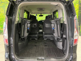 後席を格納すると、これだけの広さが!シーンに合わせたシートアレンジで、大きな荷物も積むことが出来ます♪