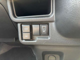 USBポートと運転席側シートヒータースイッチです