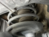 お車を安心してお乗りいただく為には、足回りの定期点検が欠かせません。サービスサポート(有償保証)では無料点検もご提供しており、安心のカーライフをお過ごしいただけるサポート体制が整っています。