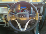 安心のエアバック。純正のステアリングですのでもしもの時も乗員保護に役立ちます。