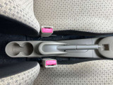 ハンドブレーキ写真です。ドリンクホルダー