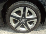 215/45-17トヨタ純正アルミホイール付き。