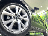 【純正18インチアルミホイール】外観にマッチした純正アルミホイールを装着しております。各種社外アルミホイールや、スタッドレスタイヤも取扱いしております。是非ご相談ください♪