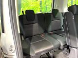 3列目シートはもちろん状態良好☆大人でもゆったりと座って頂けますので、大人数でのお出かけもラクラクです♪ご家族で、気の知れた仲間で、ドライブに行くのが楽しみですね♪