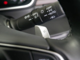【パドルシフト】 指先のパドルで簡単にシフトチェンジ。手軽にマニュアル車感覚で、スポーティなドライブを楽しむことができます。