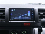 KENWOODナビゲーション(MDV‐D709BTW)を装備しており、CD、DVD、Bluetooth、フルセグ視聴可能です。