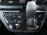 オートエアコンですので、車内を快適な空間に出来ます♪