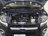 【エンジンルーム】走行をしっかり支えるエンジンルームです。納車前には自社工場で丁寧に点検・整備を実施いたします。