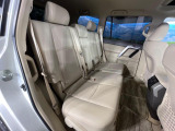 後部座席も気になるようなキズ・汚れやへたり等、大きなダメージはなく、良好な状態です。