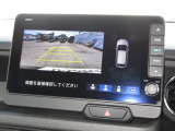 バックをするとき自動でリアの様子が映る『リアカメラ』付き! ナビ画面で確認しながらバックができますから安心ですね。でも、目視も大切ですよ!安全第一でお願いします!