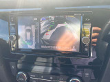 【バックモニター】車庫入れなど目視と合わせモニターで確認できて安心です。