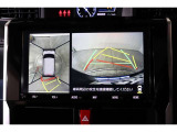 車両を上から見たような映像表示するパノラミックビューモニター付き!