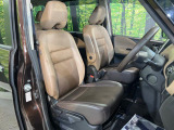 運転席シート廻りは使用感も少なく、良好な状態となっています。丁寧に使われていたことがよくわかりますね。