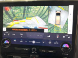【パノラミックビューモニター】専用のカメラにより、上から見下ろしたような視点で360度クルマの周囲を確認することができます☆死角部分も確認しやすく、狭い場所での切り返しや駐車もスムーズに行えます。