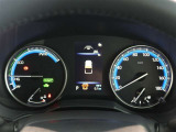 とっても見やすいメーターです。夜間時はラグジュアリーな気分にさせてくれる照明が魅力ですので、夜のドライブも楽しみになりますよ♪
