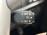 【クルーズコントロール】高速道路もラクラク走行。アクセルを離しても一定速度で走行ができ、長距離運転時の負担を軽減!加速・減速も簡単なスイッチ操作で調整できます。