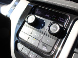 オートエアコンなので設定した温度で車内の温度を保ってくれます♪