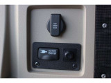 外部電源入力【AC100V/1500W】車内で家電が使えます。