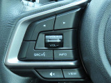 ■オーディオやナビゲーションを操作する為のリモコン装備。各種スイッチが集約されており、走行中でもハンドルから手を放さずに安全に操作できますので、事故防止に繋がります。