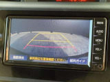 バックガイドモニターで、後方を確認しながら安心して駐車することができます。運転初心者も熟練者も必須の機能ですよ!