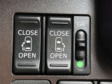 両側電動スライドドアのスイッチ付です。車内からもスイッチひとつで楽にドアの開閉が可能です。電動なので開閉時に力を使う必要がなく、半ドアになることもありません!