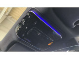 【24時間緊急通報・故障通報サービス】事故の際、エアバッグ等が作動すると自動で緊急通報を発信します。車両故障で走行不能になる等の問題が発生した場合、ボタンを押してサポートセンターに連絡出来ます。