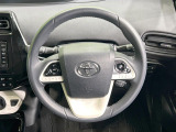 【純正革巻きステアリング】上質な革を使用することで、手にしっかり馴染みとても運転しやすいハンドルです♪