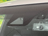 【トヨタセーフティセンス】走行中に前方の車両等を認識し、衝突しそうな時は警報とブレーキで衝突回避と被害軽減をアシスト。より安全にドライブをお楽しみいただけます。