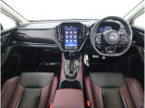 ■視界良好で運転しやすいコックピットです。シンプルで操作性の良いインパネ回りにデザインされ、SUBARUは安全性能に徹底的にまでこだわった視界設計を行っています。