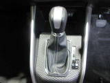 シフトレバー周辺