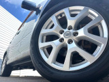 【純正18インチアルミホイール】外観にマッチした純正アルミホイールを装着しております。各種社外アルミホイールや、スタッドレスタイヤも取扱いしております。是非ご相談ください♪