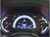とっても見やすいメーターです。夜間時はラグジュアリーな気分にさせてくれる照明が魅力ですので、夜のドライブも楽しみになりますよ♪