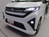 ☆LEDヘッドライト☆ 悪天候や夜間走行時も良好な視界を確保し安心して運転できる高輝度LEDヘッドライトを装備!点灯速度が早く、消費電力も抑えられています。